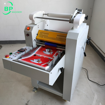 Máquina que lamina profesional de la película para la laminación del solo lado del tamaño máximo del papel A3