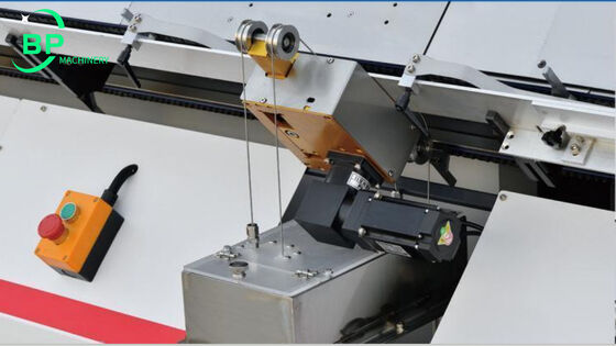 Máquina automática de envoltura de tiras de cuaderno de espina dorsal BPBB30L2F con doble cubierta de alimentación y funciones de pegamento frío o caliente para la unión de cuadernos de escuela secundaria